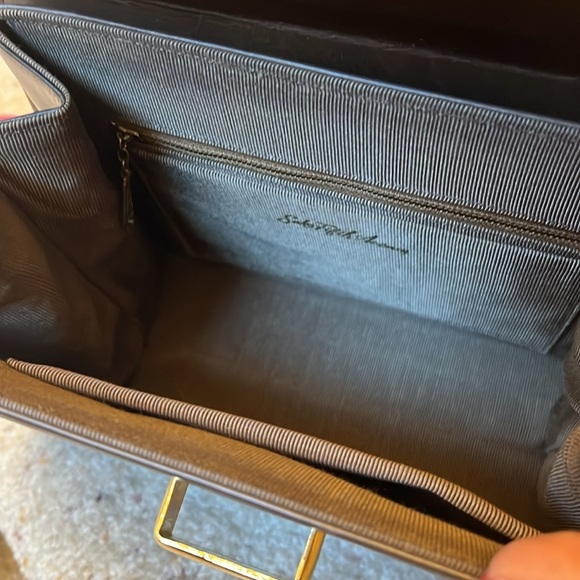 Vintage Saks Fifth Avenue | Chocolate Brown Leather Handbag with Gold Hardware - Picture 12 of 12